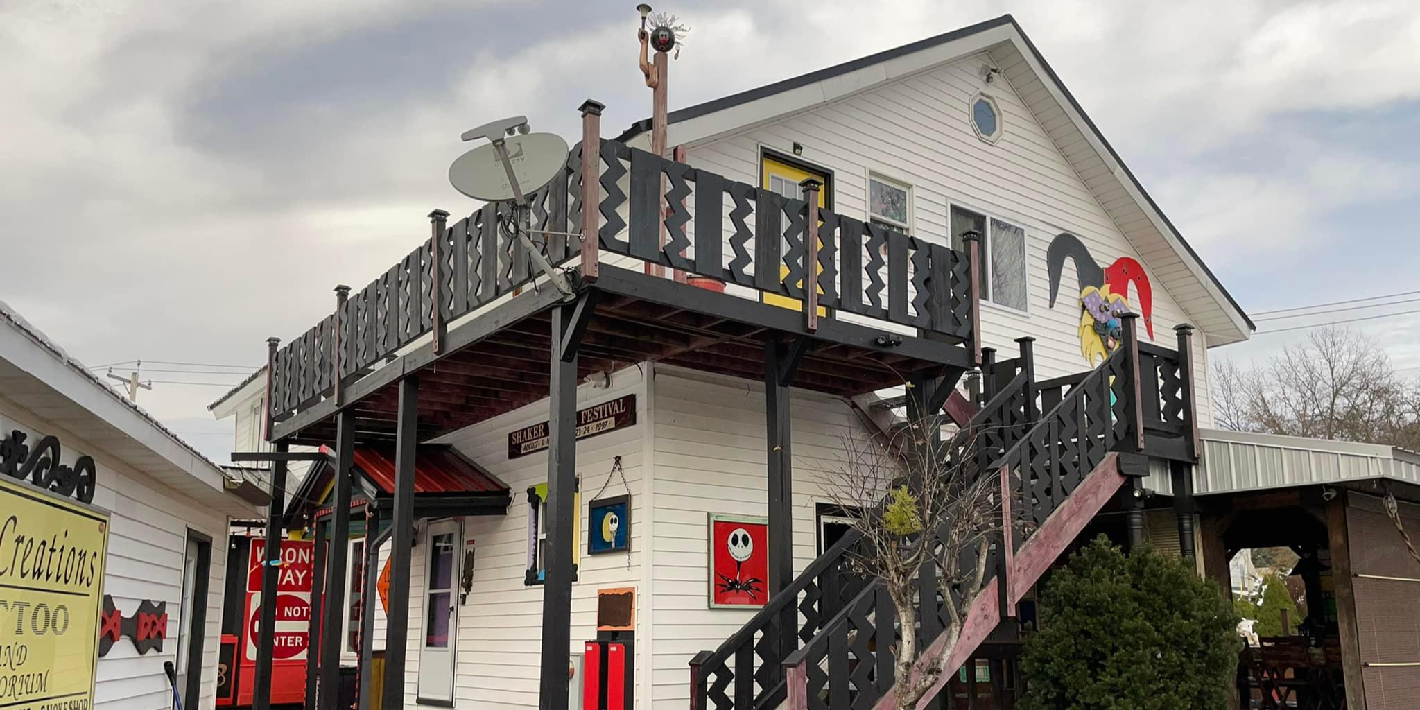 Looney Rooms Rentals